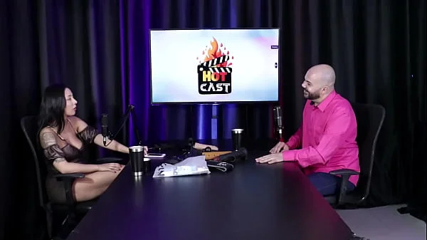 PAULO AVELAR (TIV MODELS) NO HOT CAST COM A VICTORIA BEATRIZ (SHEER/RED)